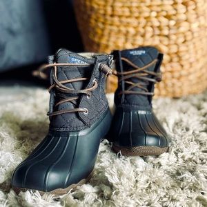 Sperry’s black rain boot